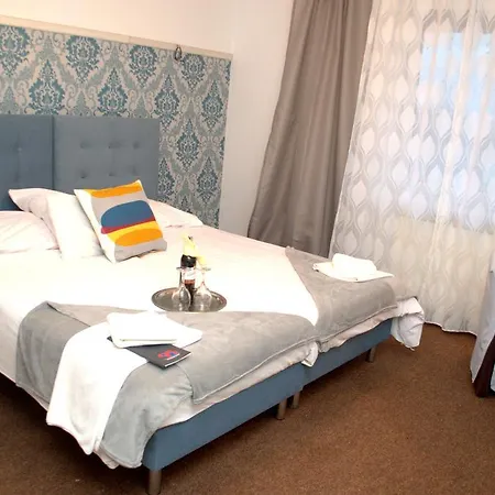 Acwador Hotel 2*